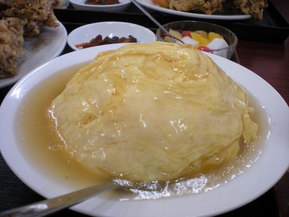 かに玉丼(ラーメン定食 880円)